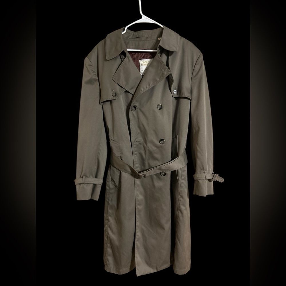 Mens London Towne Brown Trench Coat size 46 Reg equivalent to XL